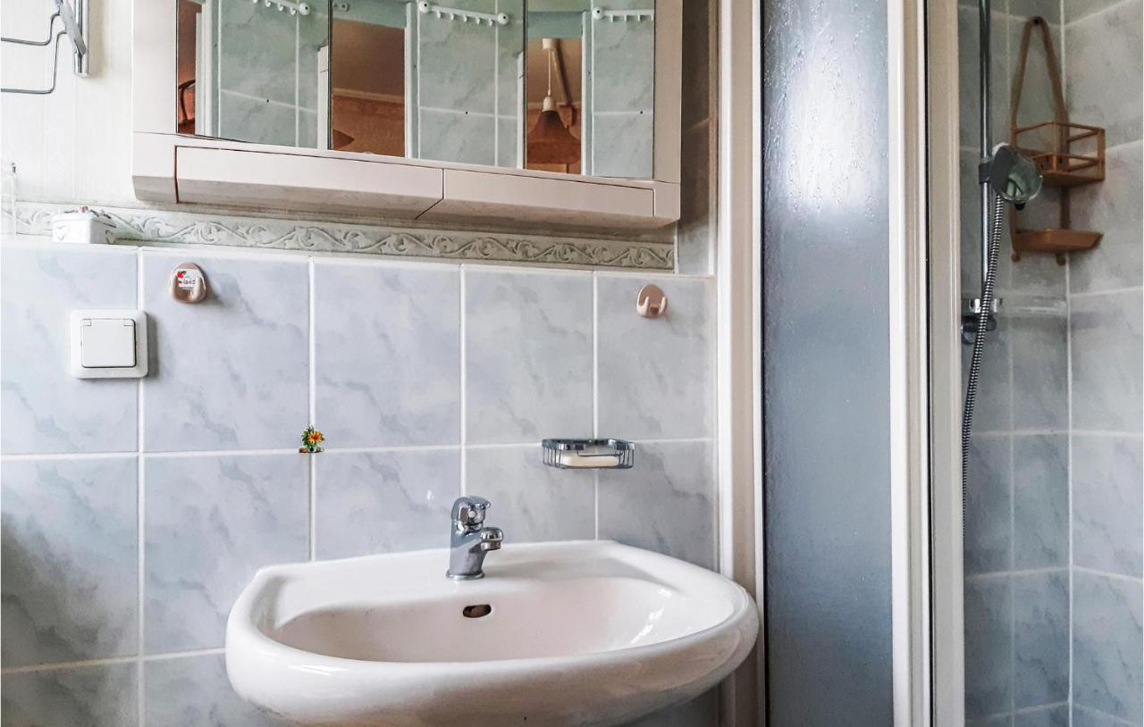 1 Bedroom Gorgeous Home In Loissin Esterno foto
